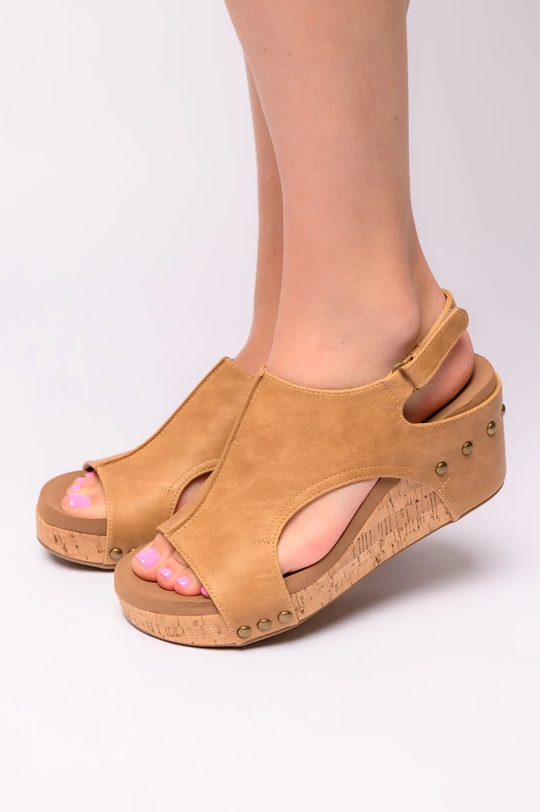 Corkys Carley Wedge Sandals in Caramel Smooth