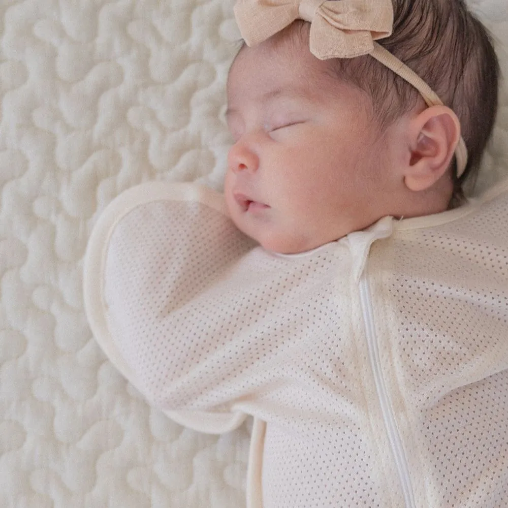 Swaddle (Mesh) in Baby Pink